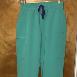 FIGS Surgical Green High Waisted Yola. Women’s Medium. Stitching